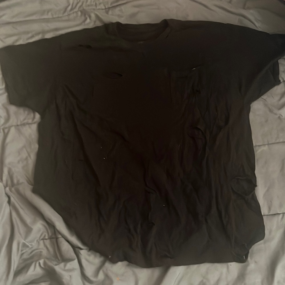 Plain black tee shirt